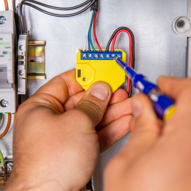 Shelly RGBW2 Contrôleur LED WiFi pour rubans RGBW