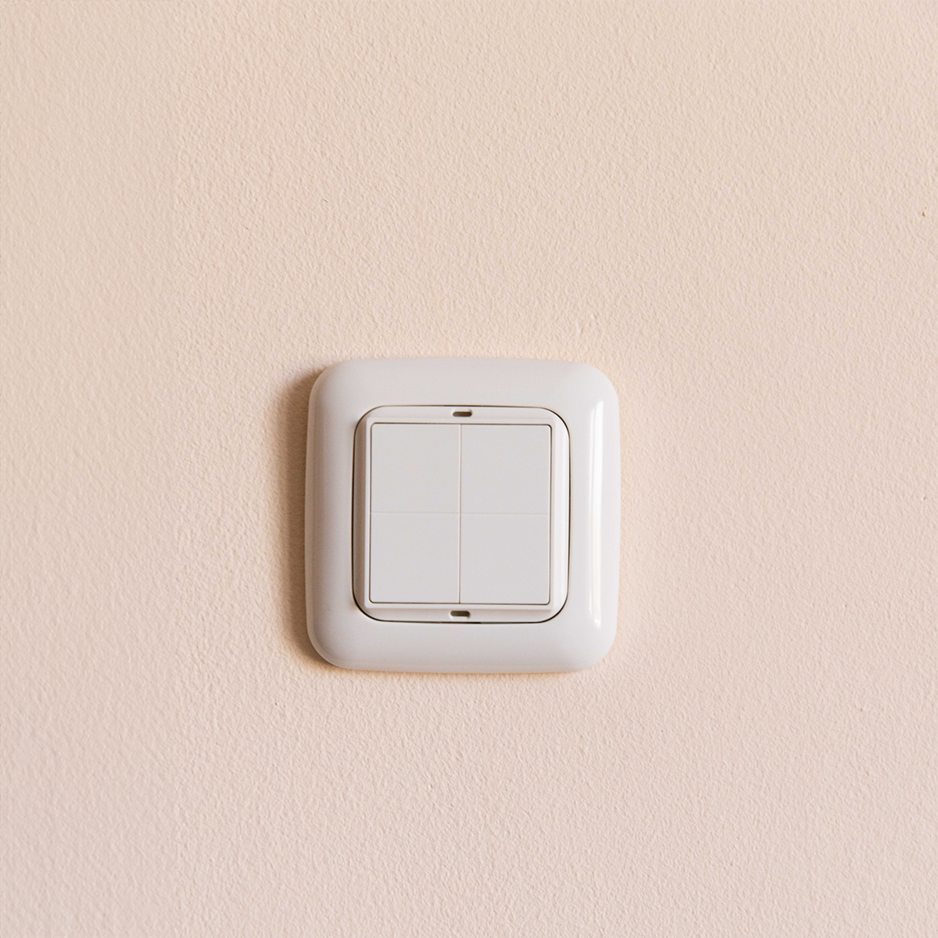 Shelly BLU WS4 interrupteur sans fil + adaptateur Busch-Jaeger