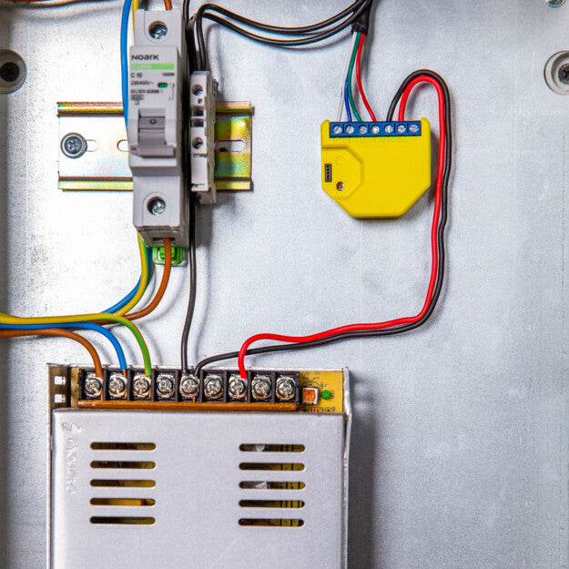 Shelly RGBW2 Contrôleur LED WiFi pour rubans RGBW