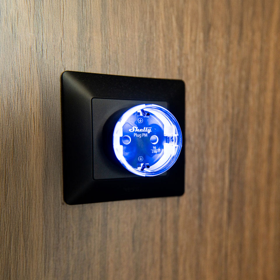Shelly Plug PM Gen3 prise connectée WiFi énergie noir